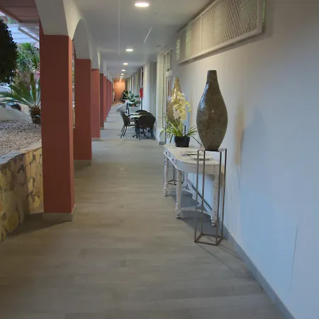 Marola Park Apartament *